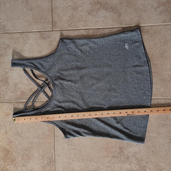 Grey dry fit style tank top - Picture 6 of 6